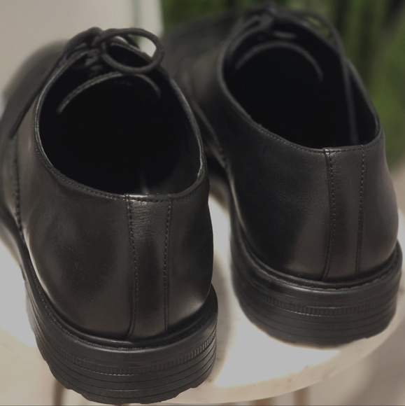 Wingtip Classic Shoes - Picture 5 of 9